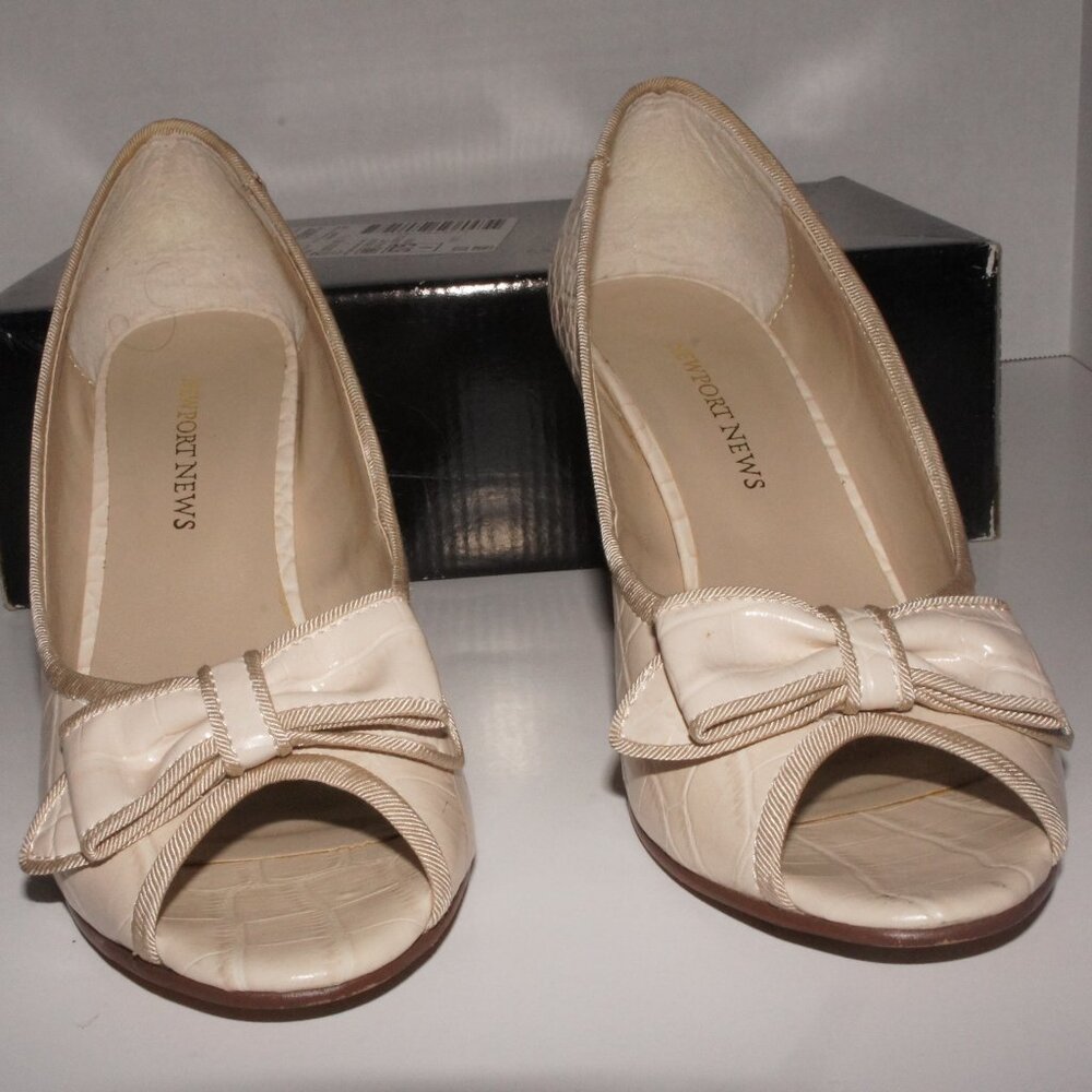 Newport News Crocodile Stiletto Heels with Bow